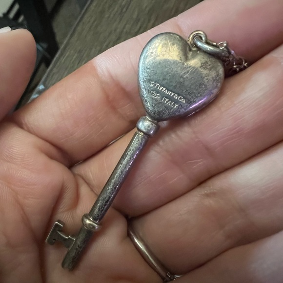 Tiffany & Co RARE Silver Heart Key Locket Pendant Necklace- With original chain - Picture 13 of 15